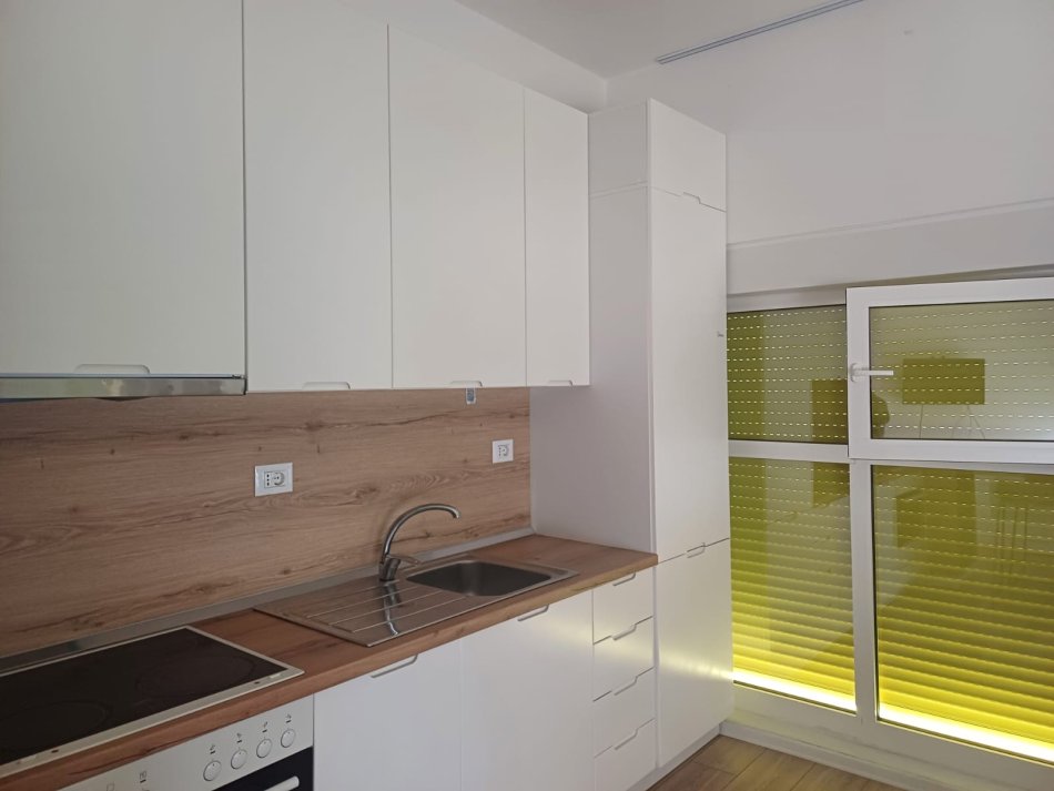 Tirane, jepet me qera apartament Kati 4, 80 m² 480 € (Kompleksi Mangalem)
