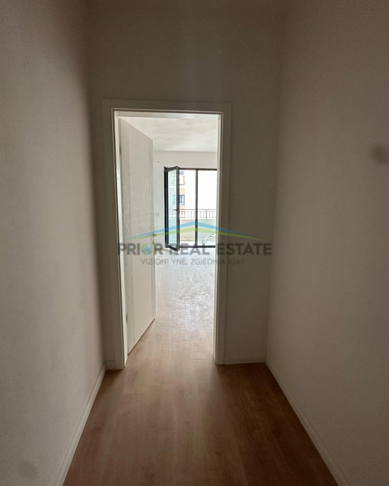Tirane, shitet apartament 1+1+Ballkon Kati 3, 78 m² 195.000 € (Liqeni i Thate)
