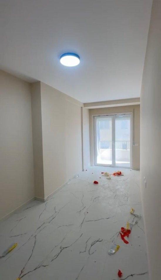 Tirane, jepet me qera ambjent biznesi Kati 4, 105 m² 1.000 € (Rruga Mine Peza)