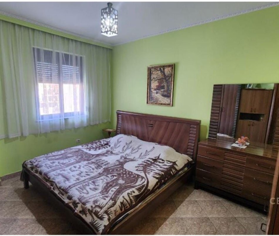 Tirane, jepet me qera apartament 1+1 Kati 3, 65 m² 550 € (Square 21)