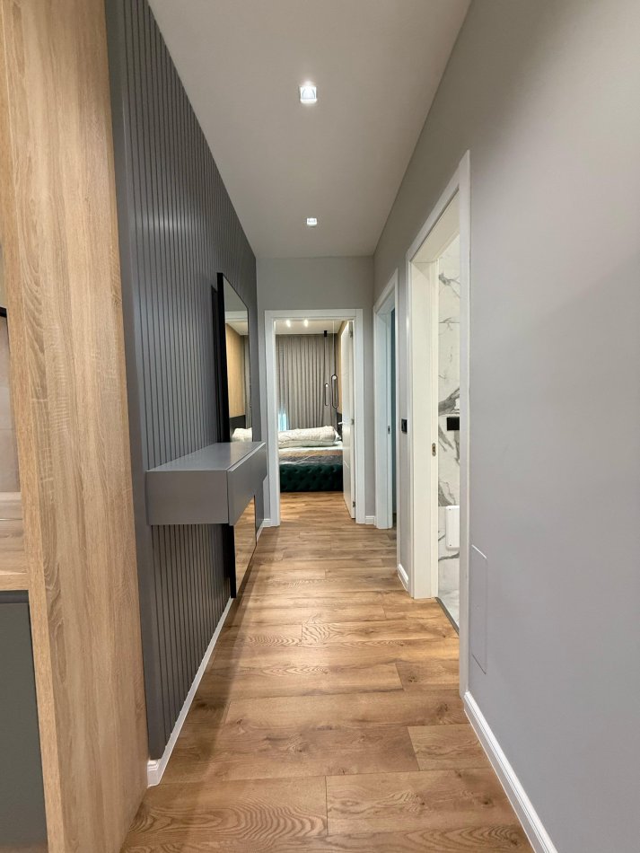 Tirane, jepet me qera apartament 2+1 Kati 2, 130 m² 1.600 € (TEG)
