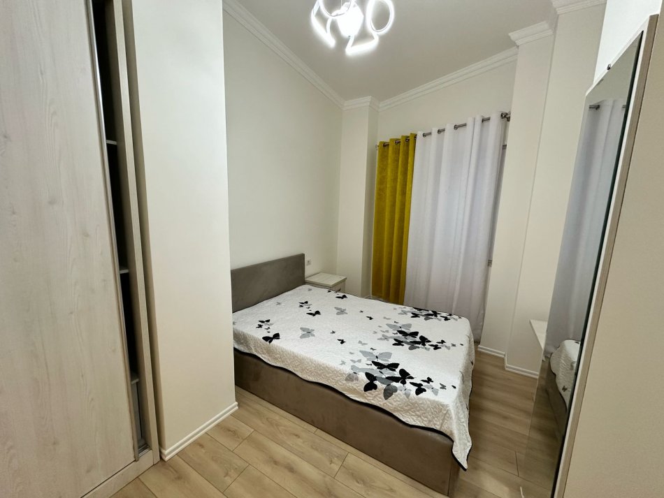 Tirane, jepet me qera apartament 2+1 Kati 4, 80 m² 650 € (Liqeni i Thate)