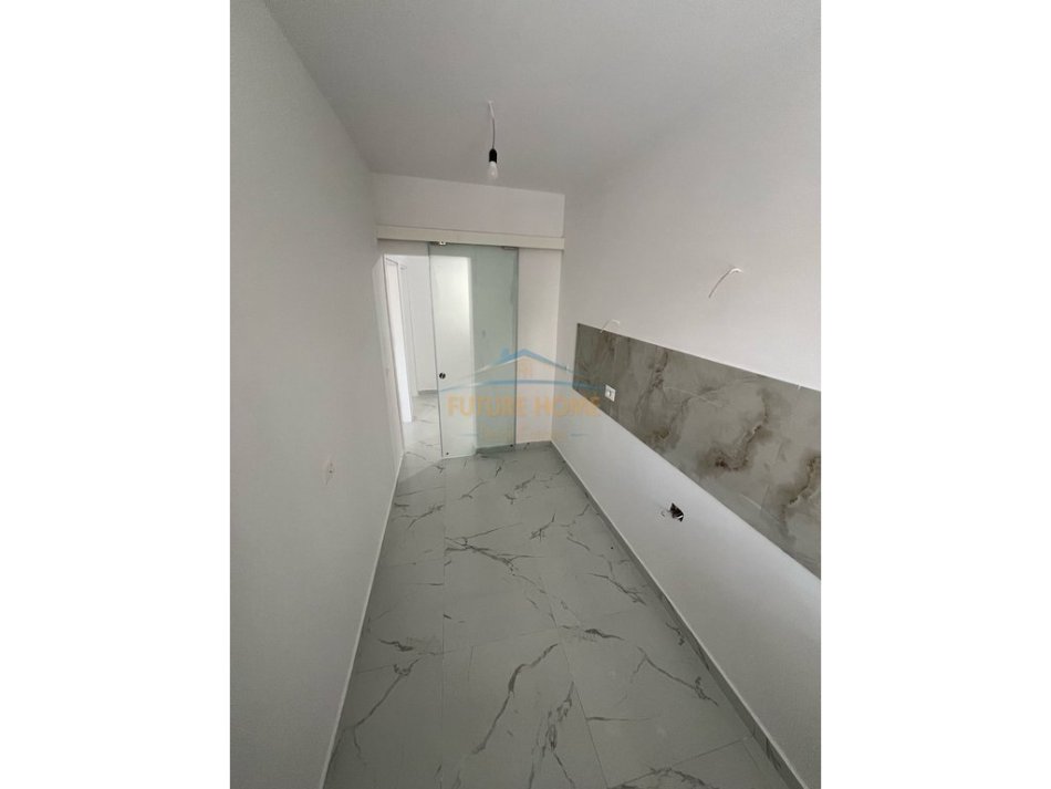 Tirane, jepet me qera apartament 2+1 Kati 1, 73 m² 650 € (Oxhaku)