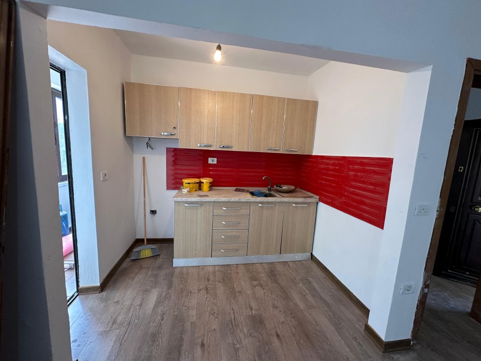 Durres, shes apartament 1+1+Ballkon Kati 2, 61 m² 69.000 € (STADIUMI, DURRES.)