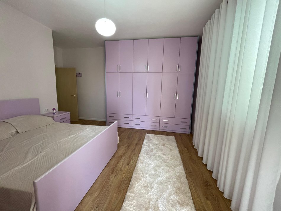 Tirane, jepet me qera apartament 2+1+Ballkon Kati 2, 100 m² 800 € (Rruga e Elbasanit)