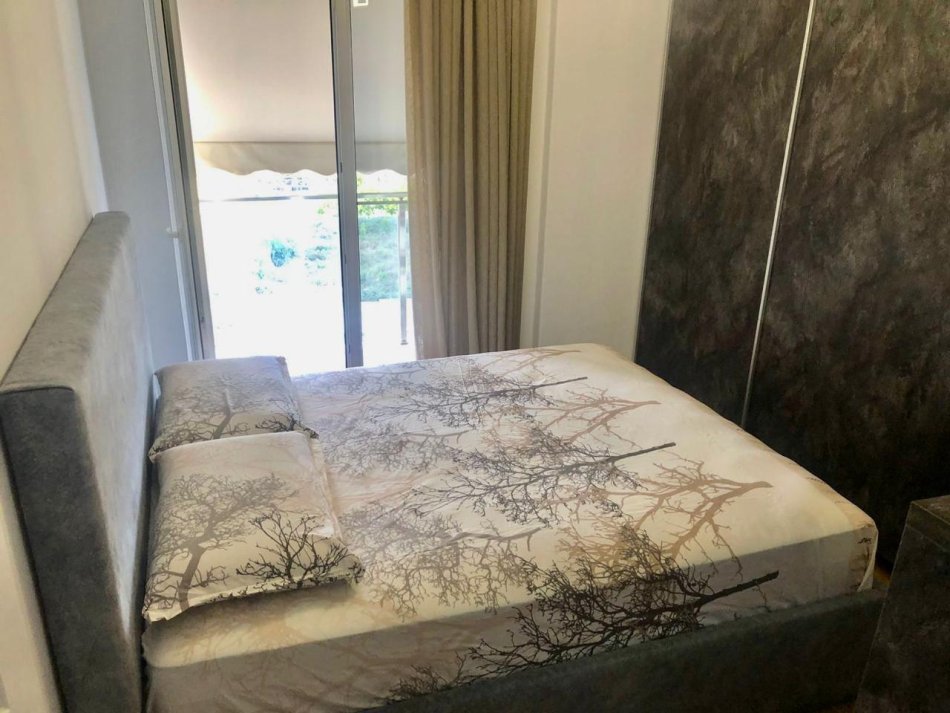 Tirane, shitet apartament 1+1 Kati 5, 115.000 € (Fusha e Aviacionit)