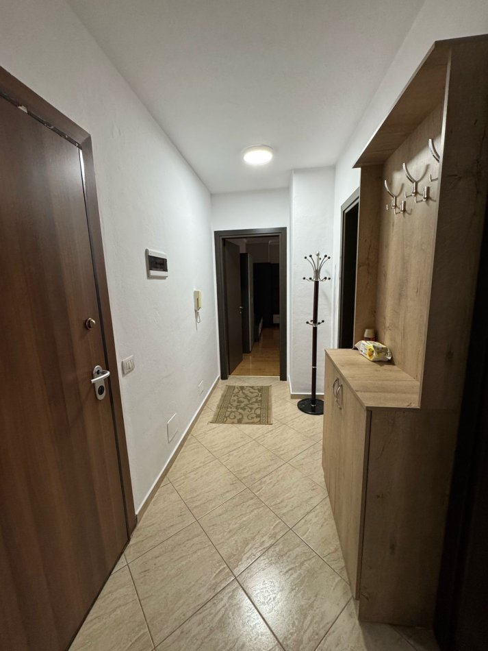 Tirane, jepet me qera apartament 2+1 Kati 5, 120 m² 1.000 € (Stadiumi Air Albania)