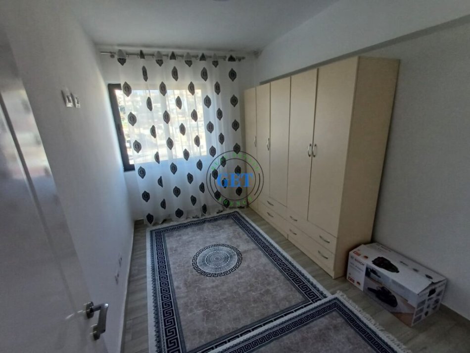 Durres, jepet me qera apartament 2+1 , 58 m² 300 € 