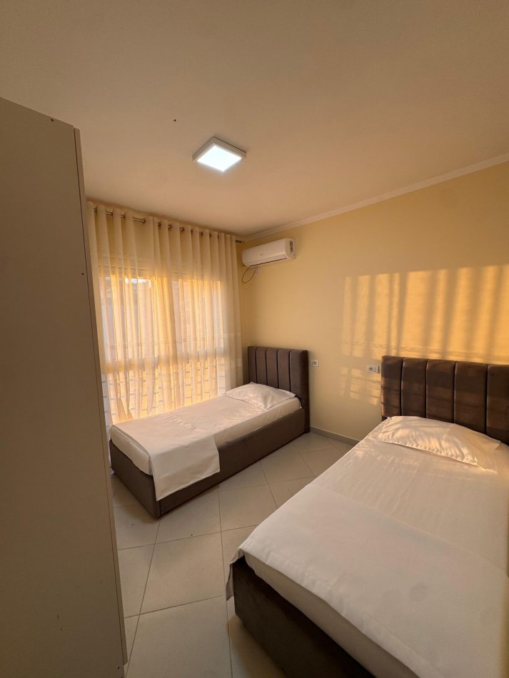 Tirane, jepet me qera apartament 2+1 Kati 5, 95 m² 850 € (Prokuroria)