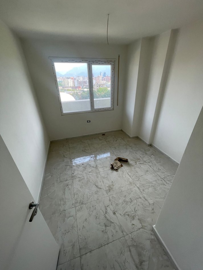 Tirane, jepet me qera apartament 2+1 Kati 5, 94 m² 450 € (Tirana Golden Park 3)