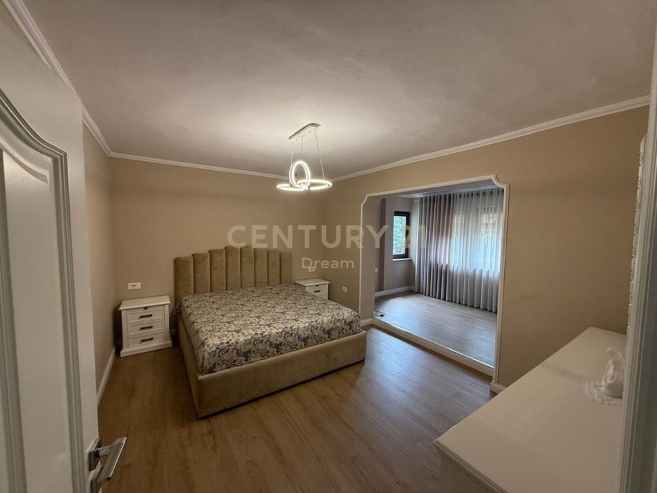 Tirane, jepet me qera apartament 2+1 Kati 5, 90 m² 600 € (oxhaku)