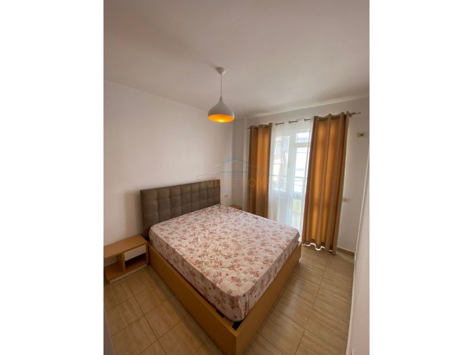 Tirane, jepet me qera apartament 2+1 Kati 3, 90 m² 600 € (kodra e djellit)