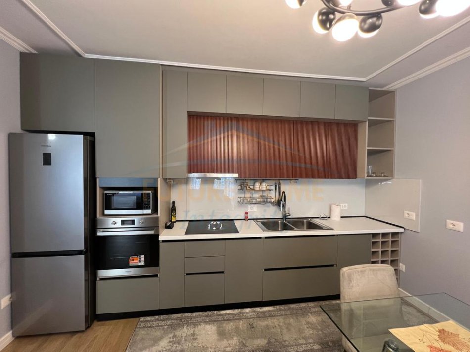 Tirane, jepet me qera apartament 2+1 Kati 9, 90 m² 1.000 € (Shkolla e Baletit, Tiranë)