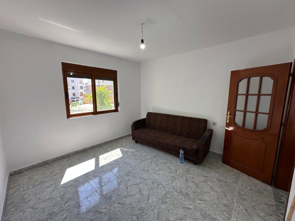 Durres, shes apartament 2+1+Ballkon Kati 2, 75 m² (OKAZION! SHITET APARTAMENT 2+1, STADIUMI DURRES.)