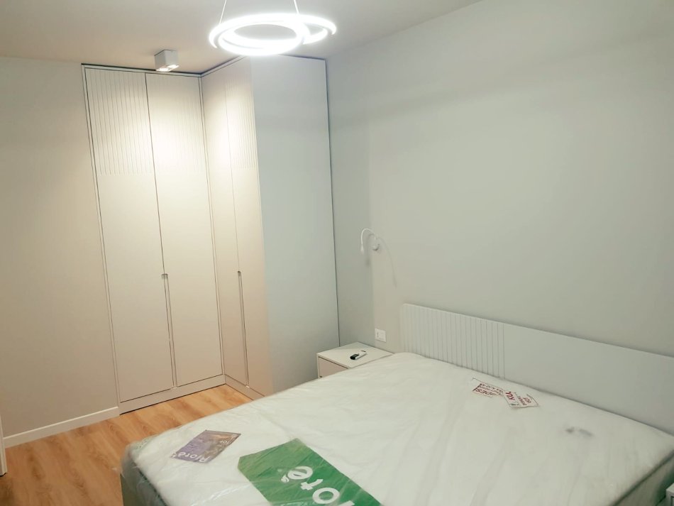 Tirane, jepet me qera apartament 2+1+Ballkon Kati 2, 95 m² 750 € (Rruga Kodra e Diellit)