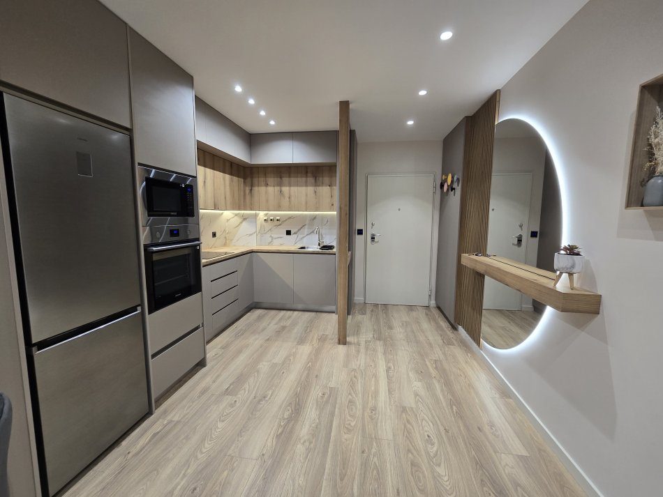 Tirane, jepet me qera apartament 2+1 Kati 3, 1.500 m² 1.500 € (Myslym Shyri)