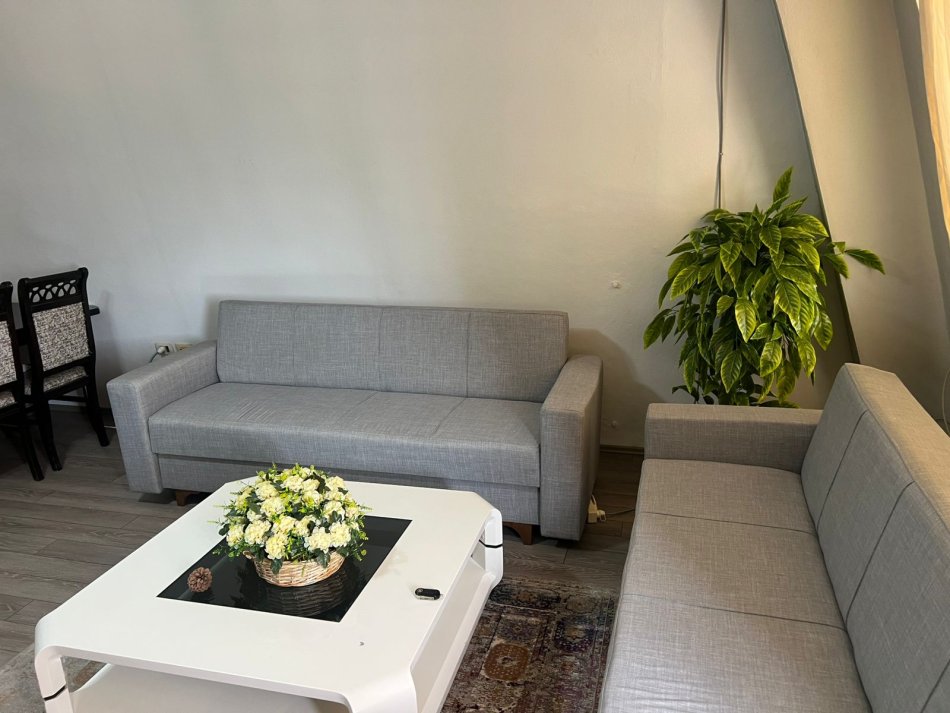 Tirane, jepet me qera apartament 1+1 , 68 m² 500 € 