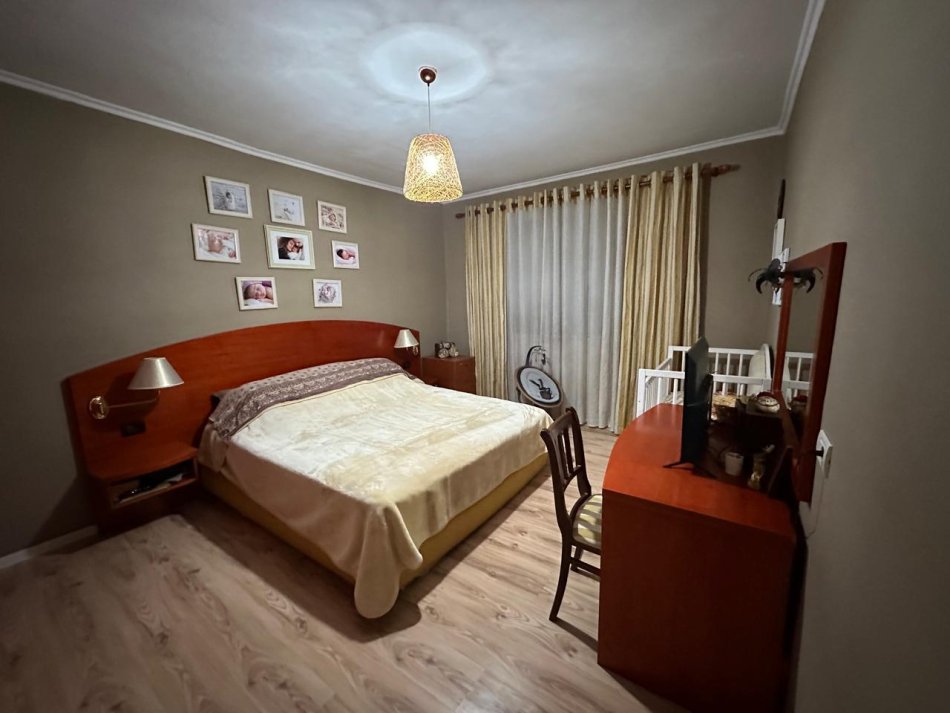Tirane, shitet apartament 1+1 Kati 5, 63 m² 115.000 € (Ish Parku)