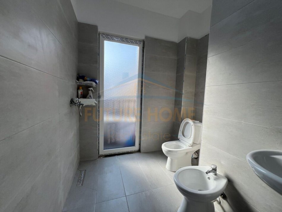 Tirane, jepet me qera apartament 1+1 Kati 2, 70 m² 450 € 
