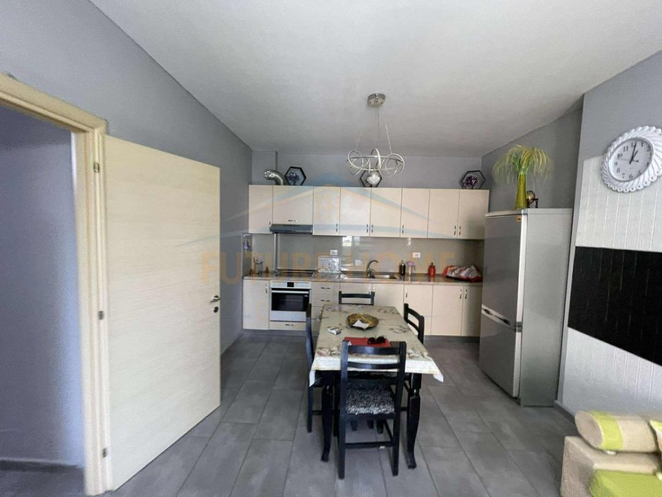 Tirane, jepet me qera apartament 1+1 , 70 m² 70 € 