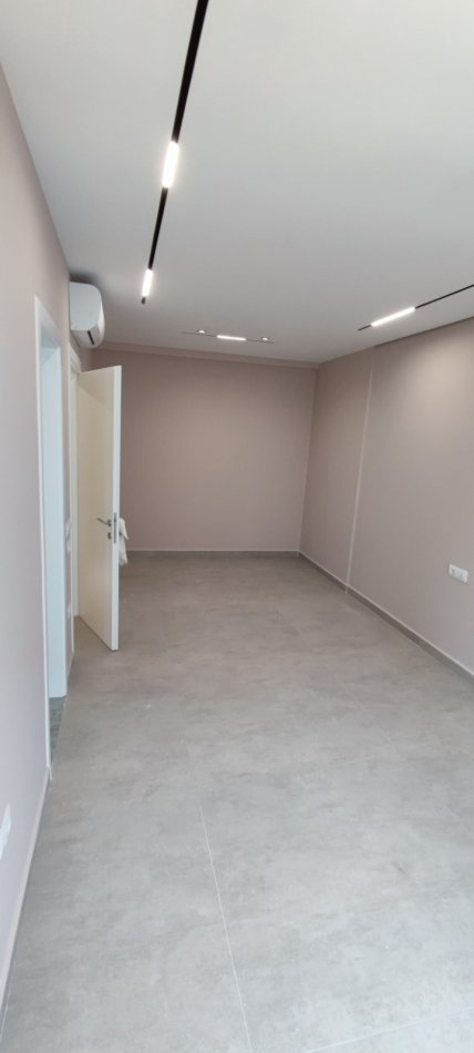 Tirane, jepet me qera apartament 2+1 , 105 m² 550 € 