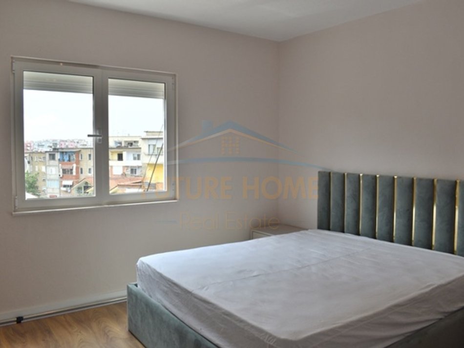 Tirane, jepet me qera apartament 1+1 Kati 4, 70 m² 700 € 