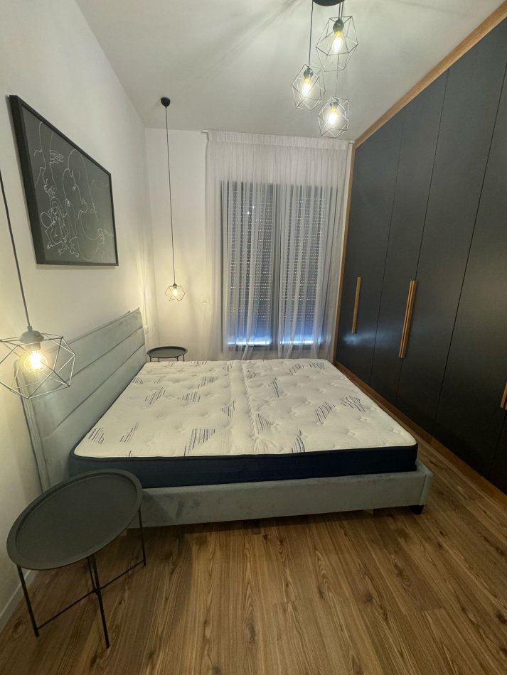 Tirane, jepet me qera apartament 1+1 Kati 5, 78 m² 700 € (Kompleksi Delijorgji)
