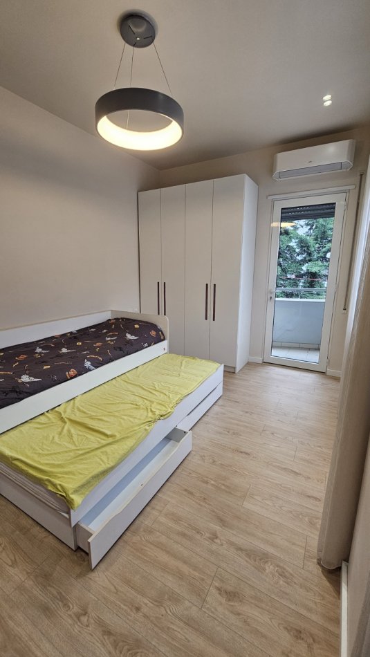 Tirane, shitet apartament 3+1+Ballkon , 118 m² 320.000 € 