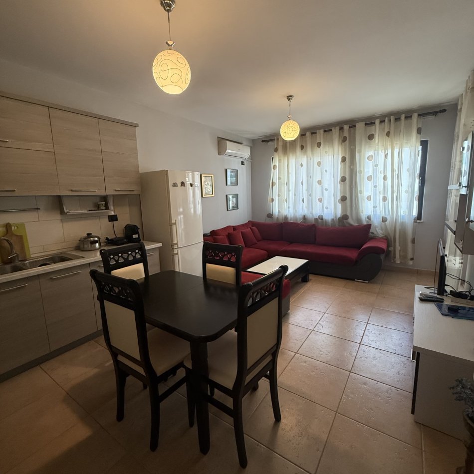 Tirane, shitet apartament 1+1+Ballkon , 66 m² 96.000 € 