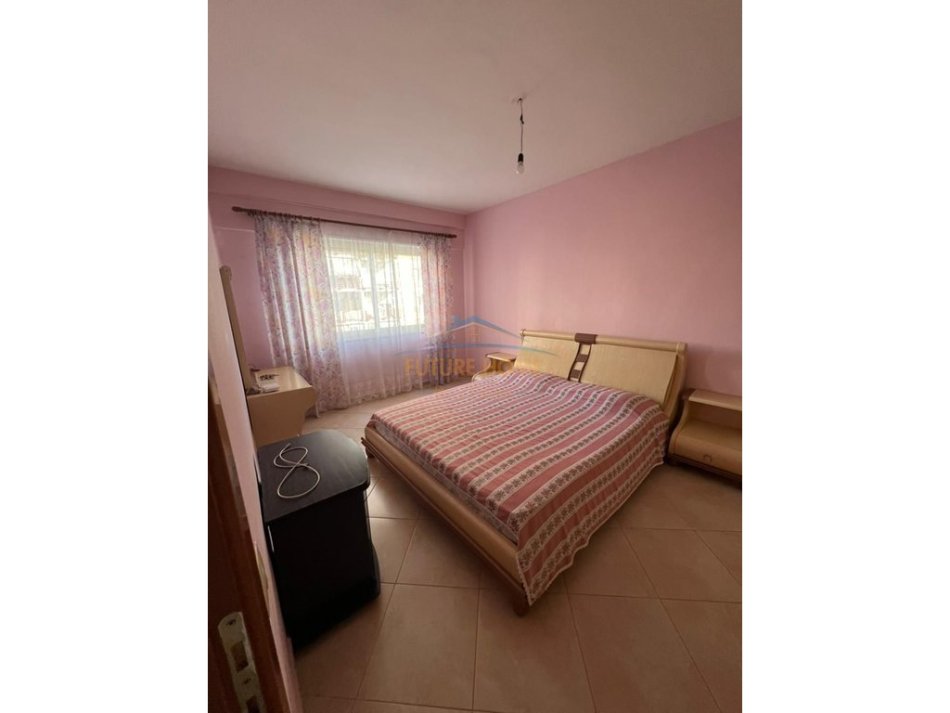 Tirane, jepet me qera apartament 2+1 Kati 2,