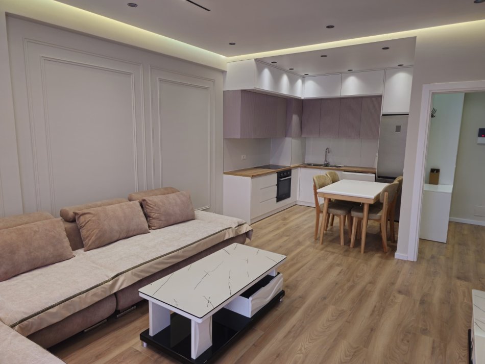 Tirane, jepet me qera apartament 1+1 , 70 m² 500 € 