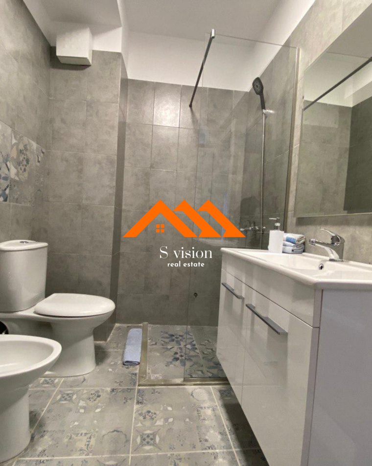 Durres, shitet apartament 3+1+Ballkon Kati 1, 103 m² 229.000 € (Vollga,Rruga Anastas Durrsaku)