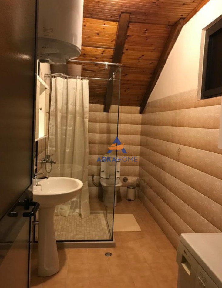 Tirane, jepet me qera apartament 3+1+Ballkon Kati 3, 120 m² 550 € (XHAMLLIKU)