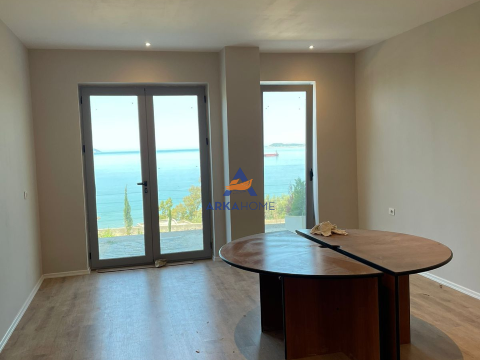 Tirane, shitet apartament 2+1+Ballkon Kati 1, 100 m² 150.000 € (VLORE, LUNGOMARE)