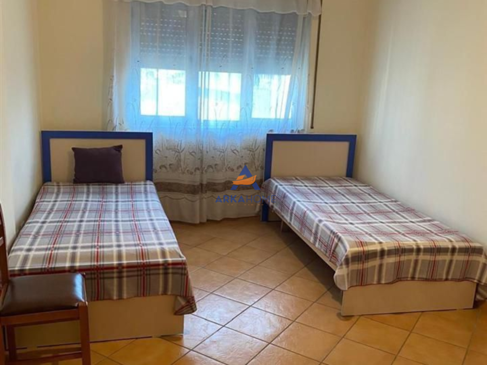 Tirane, jepet me qera apartament 2+1+Ballkon Kati 6, 100 m² 550 € (PRANE KOMPLEKSIT DELIJORGJI)
