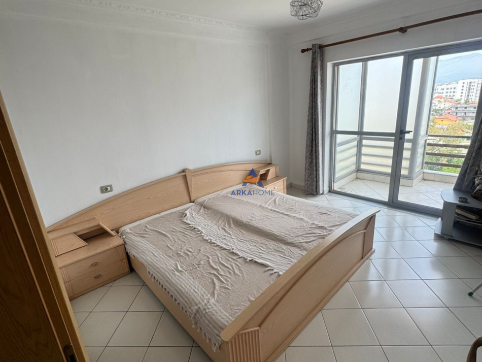Tirane, jepet me qera apartament 2+1+Ballkon , 120 m² 459 € (astir)