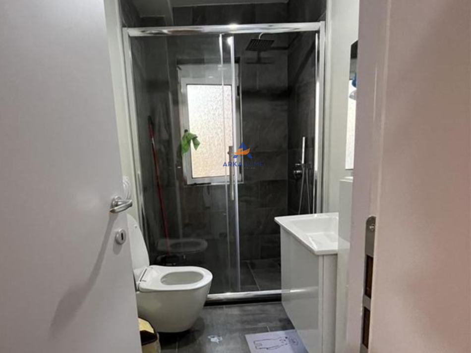 shitet apartament 2+1+Ballkon Kati 3, 81 m² 160.000 € (PRANE MATERNITETIT TE RI ,BRRYL)