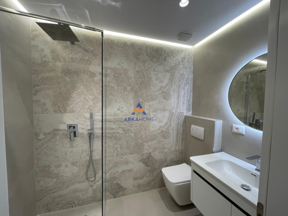 Tirane, shitet apartament Kati 10, 101 m² 212.000 € (RRUGA E KAVAJES, PRANE QENDRES GLOBE)