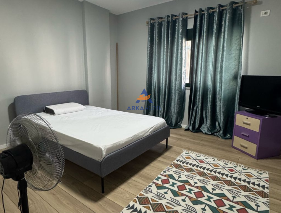 Tirane, jepet me qera apartament 2+1 Kati 4, 100 m² 400 € (NE FRESK)