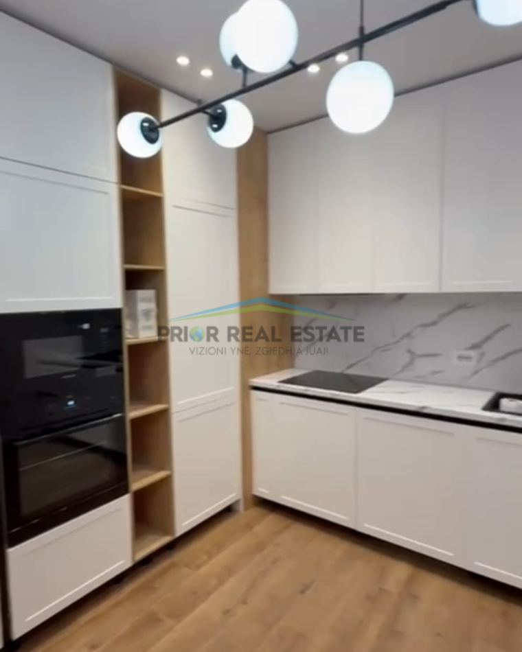 Tirane, jepet me qera apartament 2+1 Kati 9, 1.200 € (Zogu i Zi)
