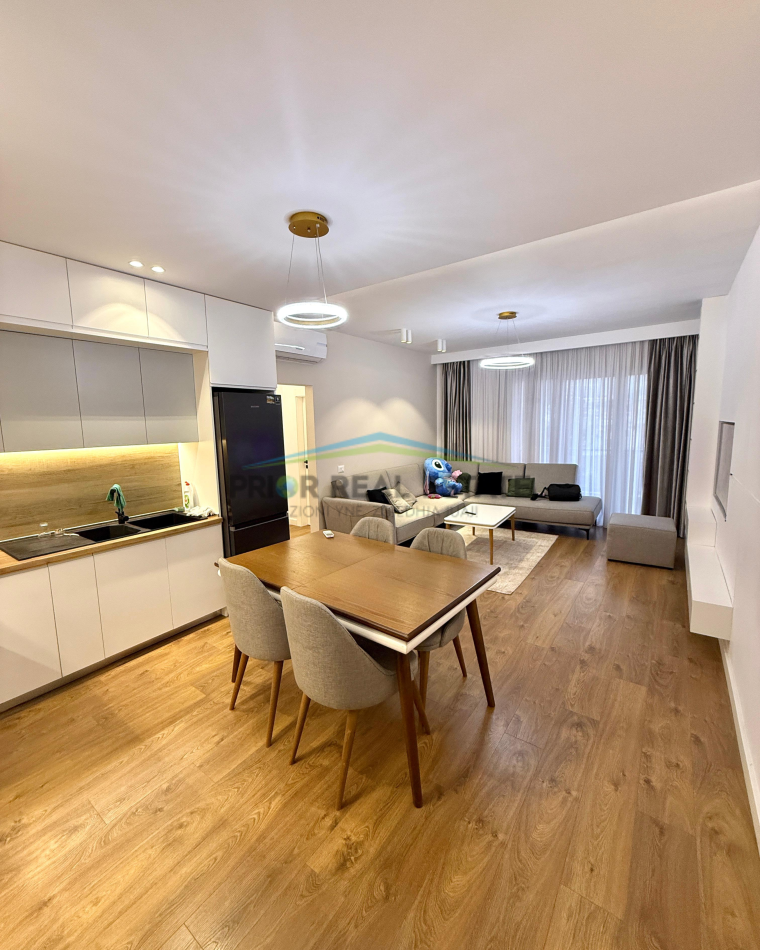 Tirane, jepet me qera apartament 2+1+Ballkon Kati 4, 110 m² 1.000 € (Rruga e Elbasanit)