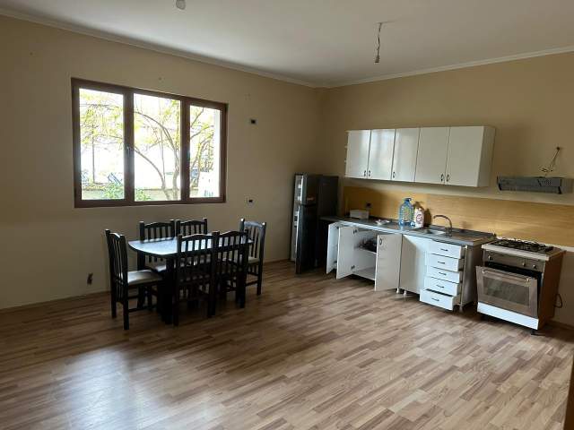 Tirane, jepet me qera shtepi 2+1+A+BLK Kati 1, 110 m² 40.000 Leke (prane Rosman Lala)