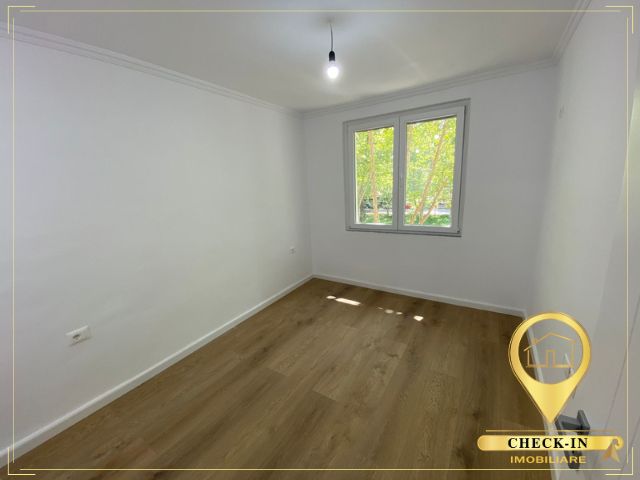 Tirane, shitet apartament 2+1+Ballkon Kati 3, 70 m² 160,000 € (Gjykata e Rrethi, Ekspozita)