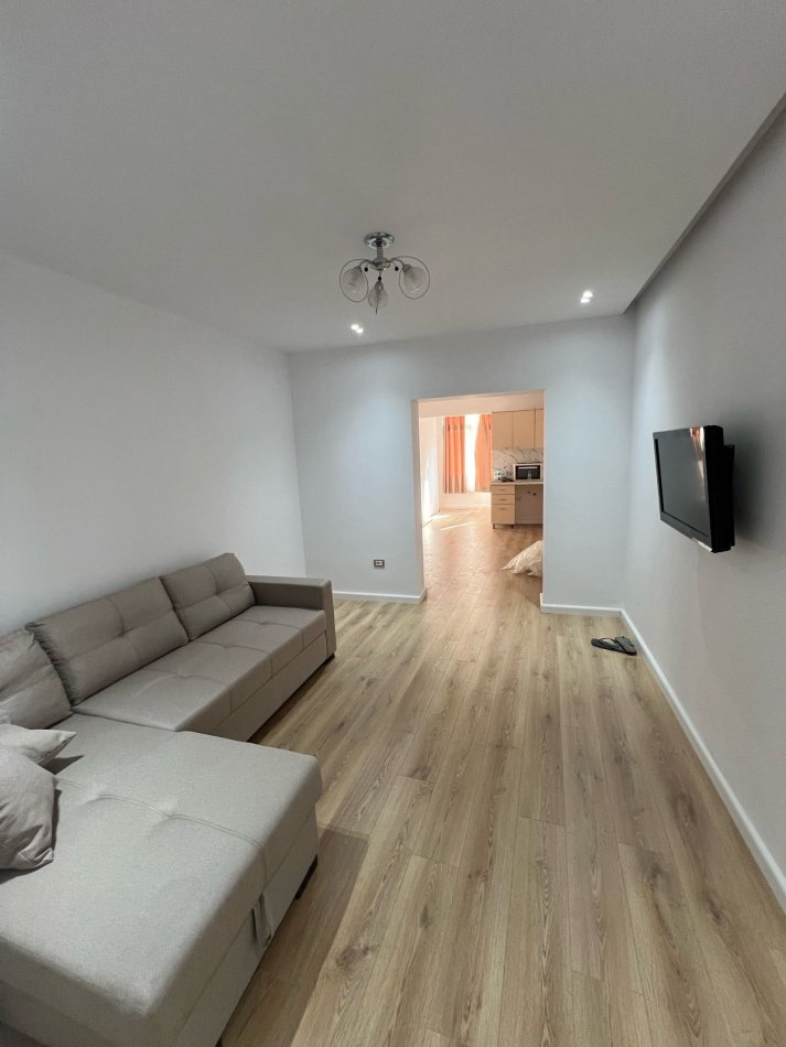 Tirane, jepet me qera apartament 1+1 Kati 5, 65 m² 490 € 