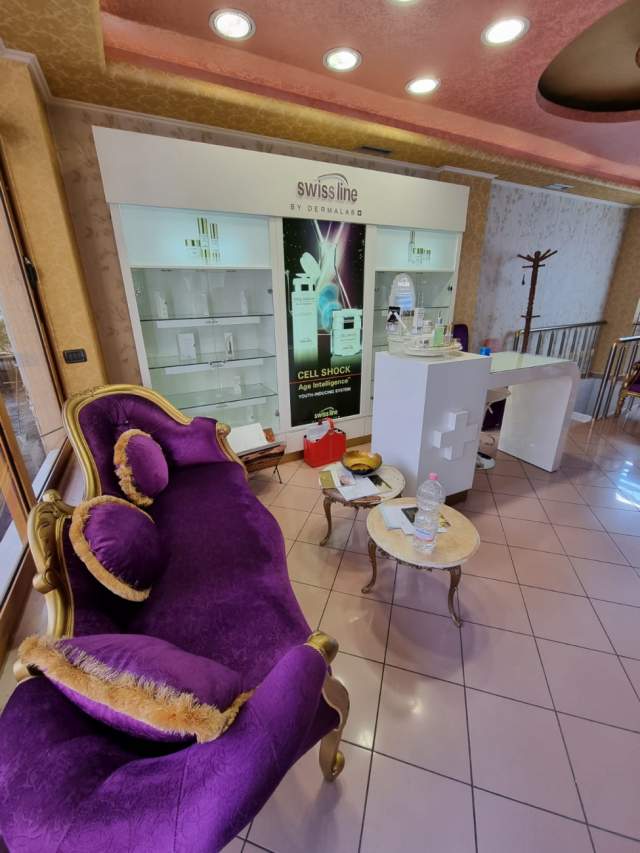 Tirane, jepet me qera ambjent biznesi 150 m² 1.000 Euro