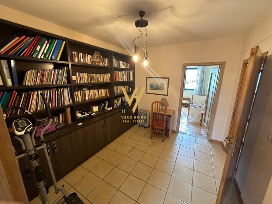 Tirane, jepet me qera apartament 3+1+Ballkon Kati 6, 110 m² 700 € (VASIL SHANTO)