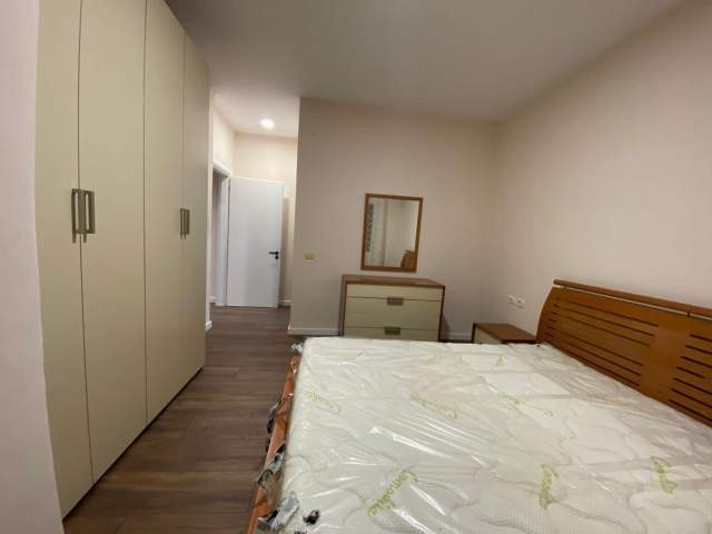 Tirane, jepet me qera apartament 2+1+BLK Kati 3, 120 m² 500 Euro (prane 2 Palmat)