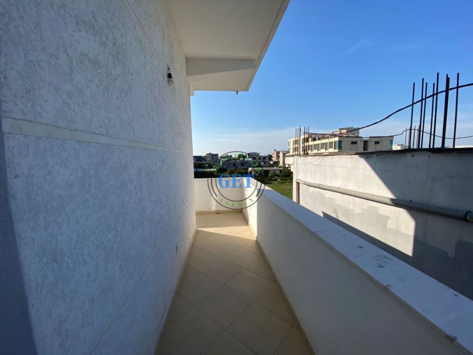 Durres, jepet me qera shtepi 3+1 Kati 0, 130 m² 300 € (Prane &quot;Royal Gas&quot;, Durres)