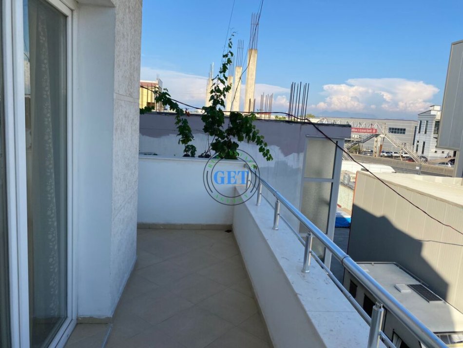 Durres, jepet me qera shtepi 3+1 Kati 0, 130 m² 300 € (Prane &quot;Royal Gas&quot;, Durres)