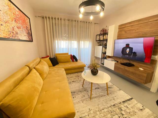 Tirane, jepet me qera apartament 1+1+BLK Kati 7, 68 m² 850 Euro (rruga Gjik Kuqali)